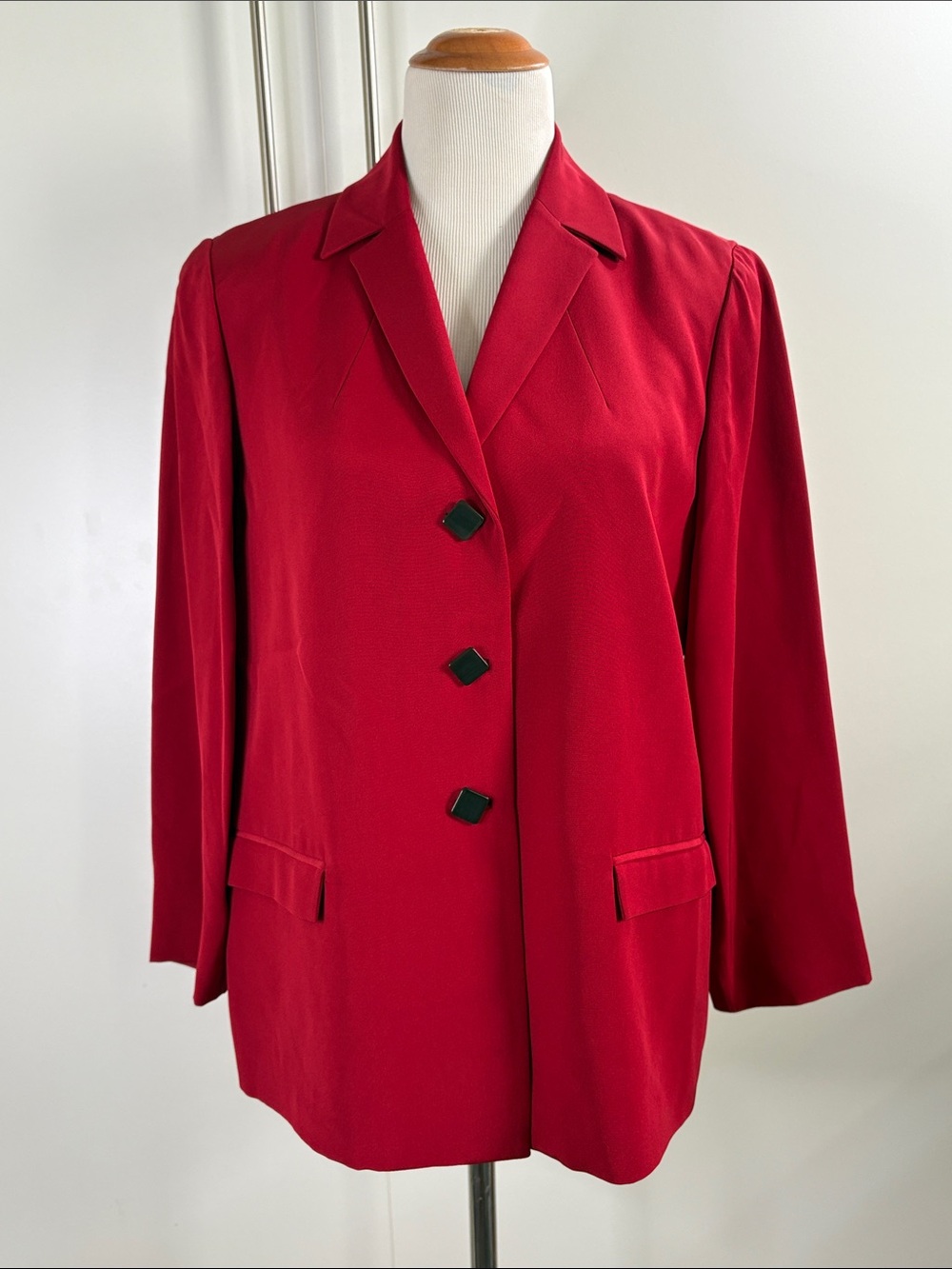 Vintage Dana Buchman 100% Silk  Red Blazer 12P